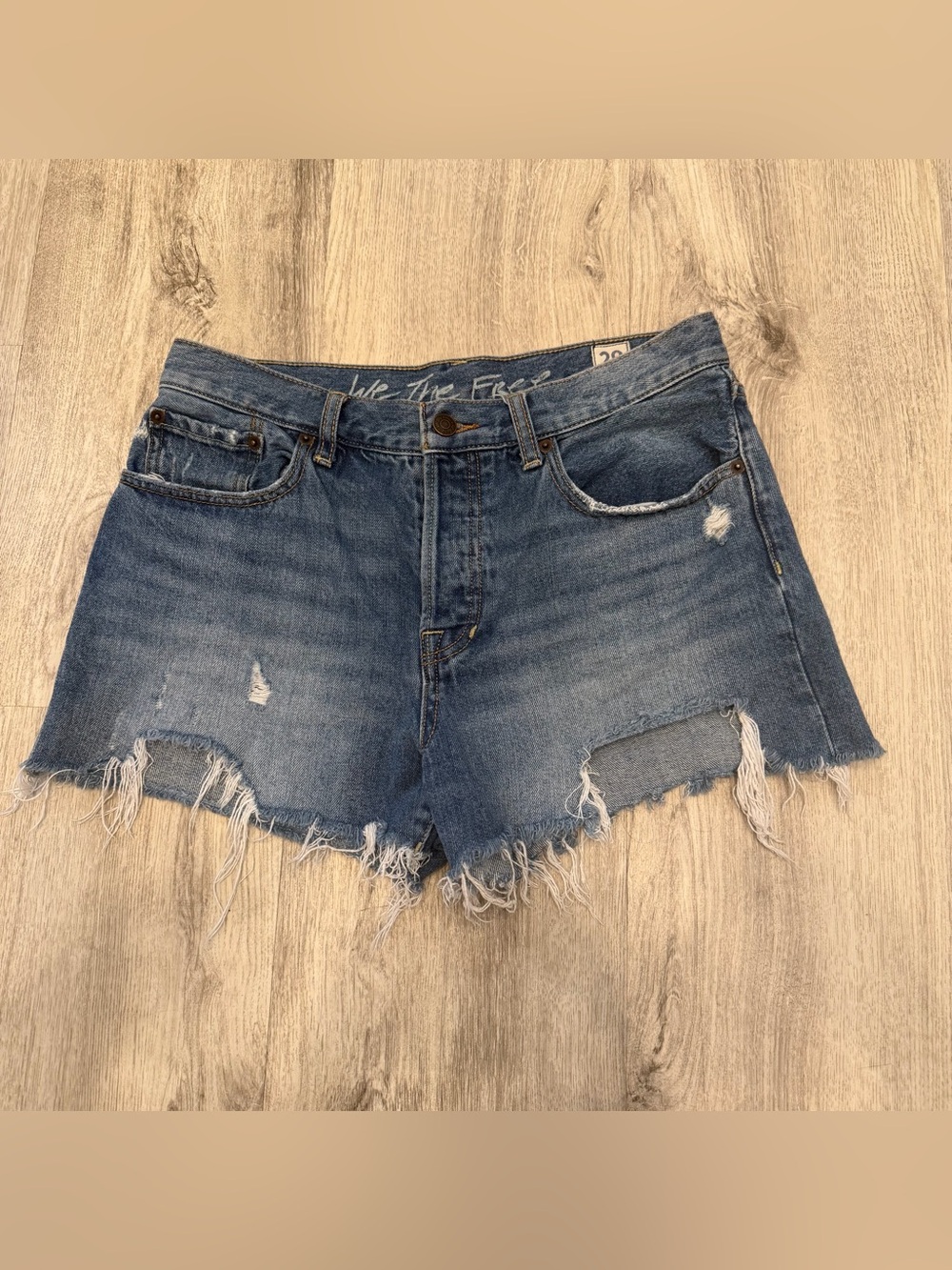 We The Free Distressed Denim Cutoff Shorts‎ Size 29 Raw Hem Festival Boho
